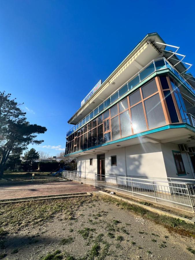 Kamberi Hotel & Apartments 2 Velipojë Eksteriør bilde